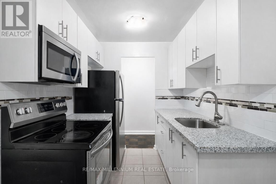 Property Photo:  994 O'Connor Drive 202  ON M4B 2T3 