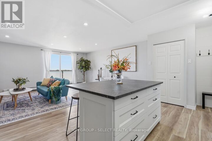 Property Photo: 583 Mornington Ave Avenue 808 ON N5Y 3E9