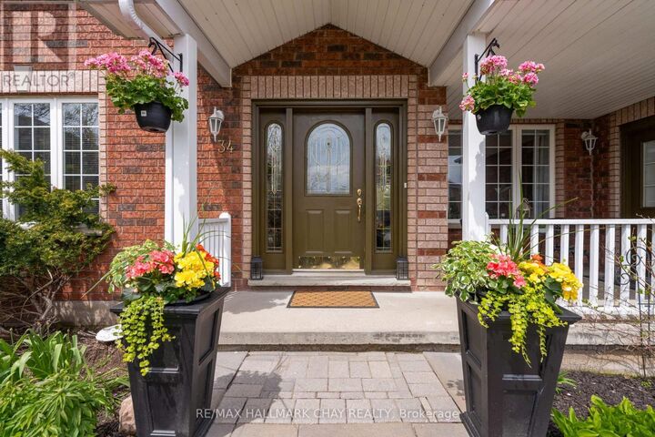 Property Photo:  34 Crompton Drive  ON L4M 6N1 