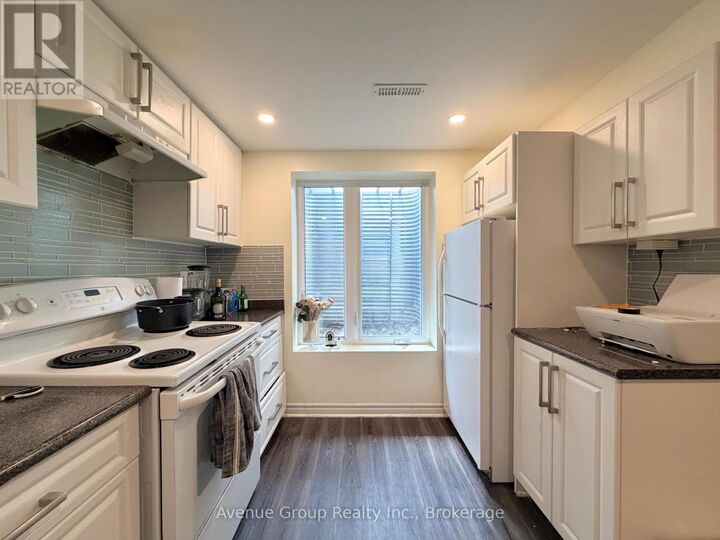 Property Photo:  116 Pindar Crescent Lower  ON M2J 3L4 
