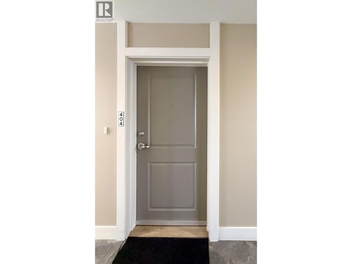 Property Photo:  5631 Inlet Avenue 404  BC V7Z 0J1 