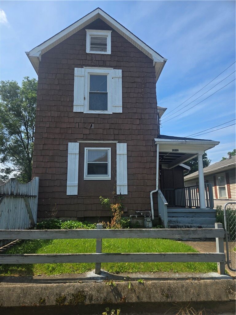 Property Photo:  1812 North Avenue  OH 45042 