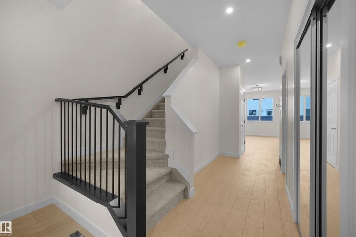 Property Photo:  6331 175 Avenue NW  AB T5Y 4B7 