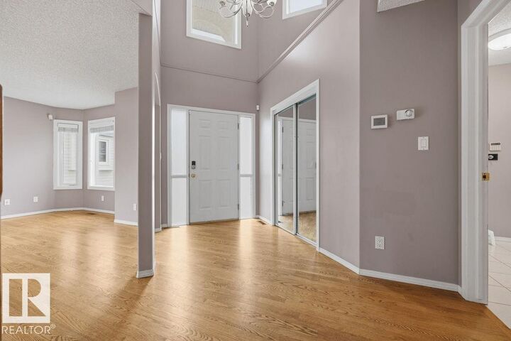 Property Photo:  10 Coloniale Court  AB T4X 1L3 