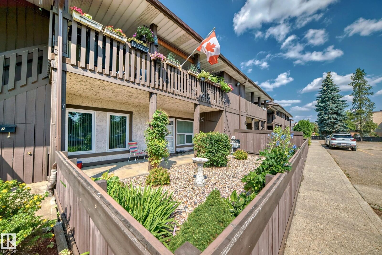 Property Photo: 106 Surrey Gardens Gardens NW AB T5T 1Z3