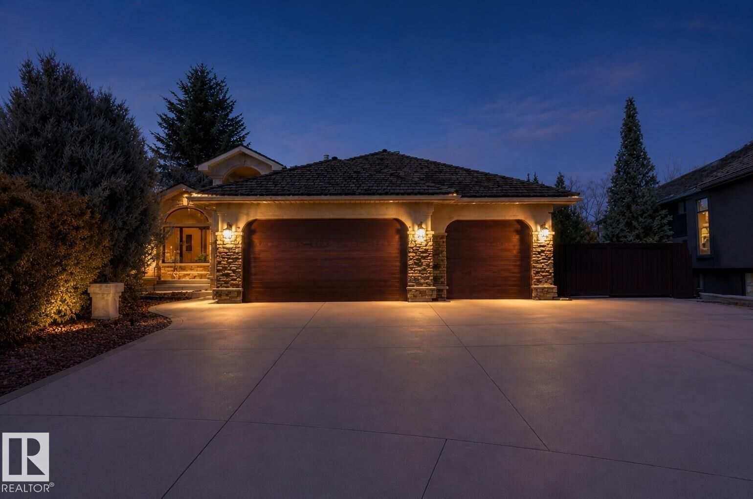 Property Photo:  11412 12 Avenue NW  AB T6J 6W8 