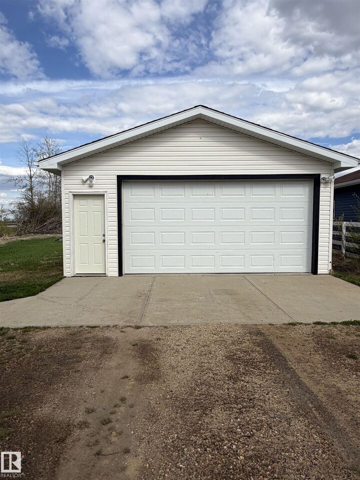 Property Photo:  5031 52 Street  AB T0G 2J0 