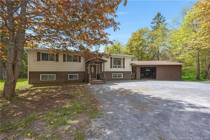 Property Photo:  323 Gondola Point Road  NB E2E 1Y4 