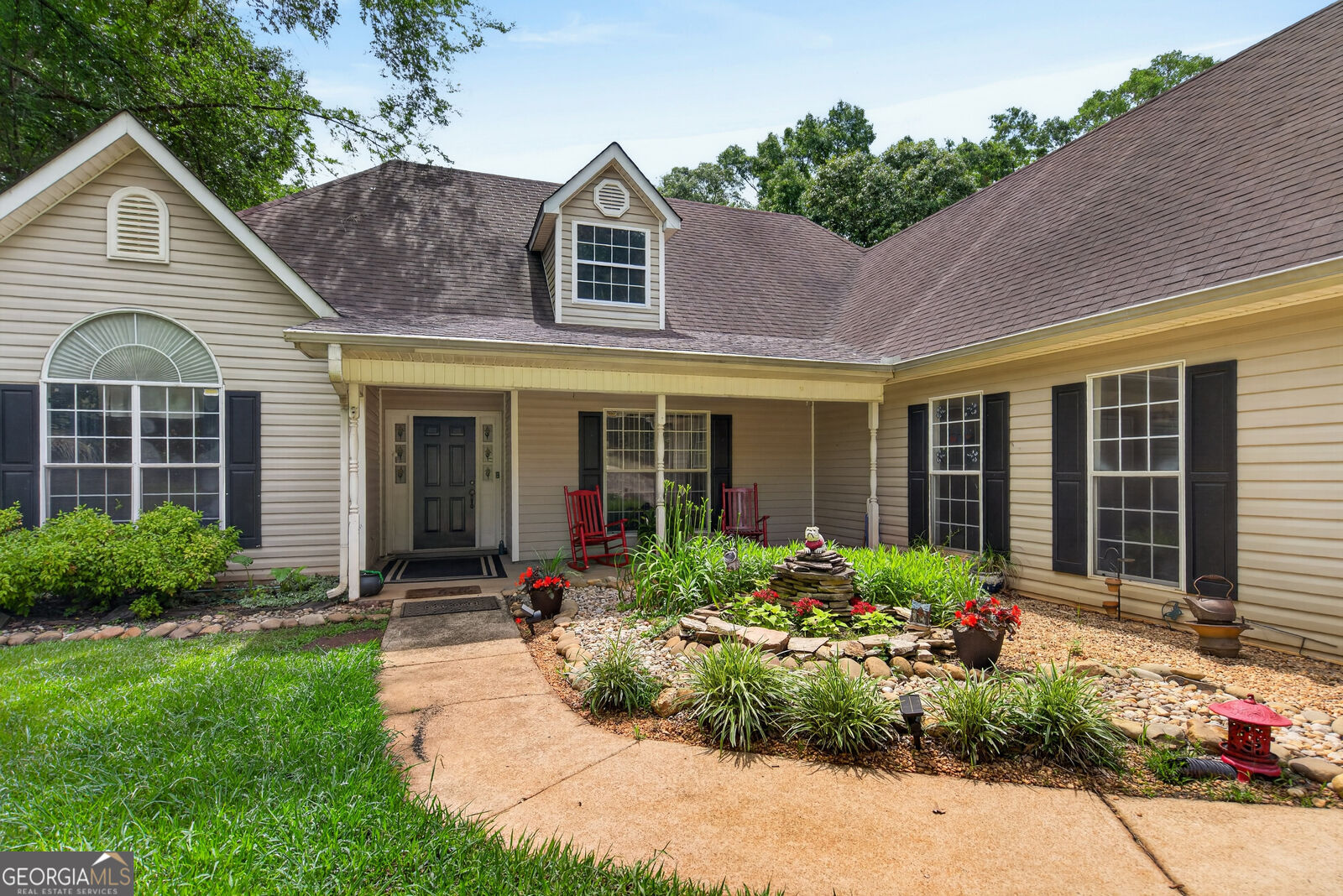 Property Photo: 210 Old Pond Road GA 30241