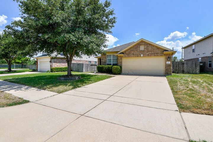 Property Photo: 26711 Henson Falls Drive TX 77494