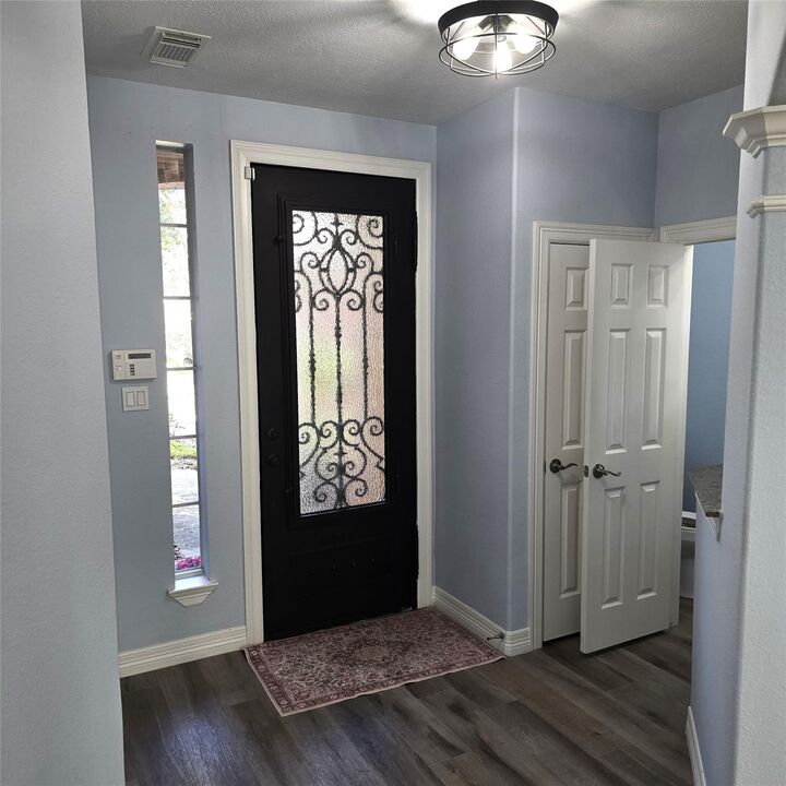 Property Photo: 18302 Rittenhouse Park Court TX 77379