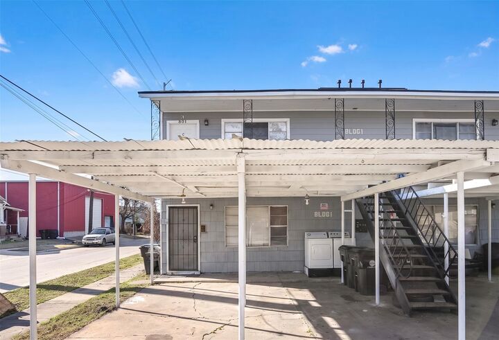 Property Photo: 801-803 66th St Street TX 77011