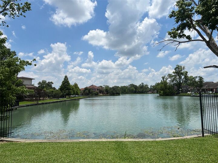 Property Photo:  6 Hidden Cove  TX 77459 