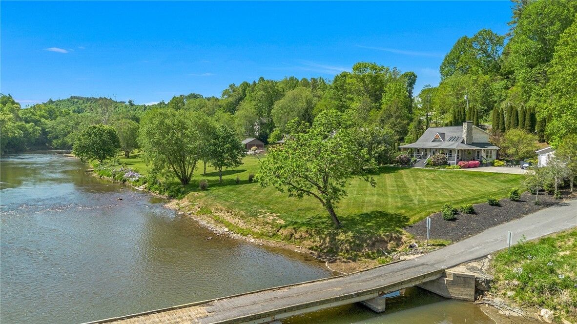 Property Photo:  1781 Clifton Road  NC 28617 