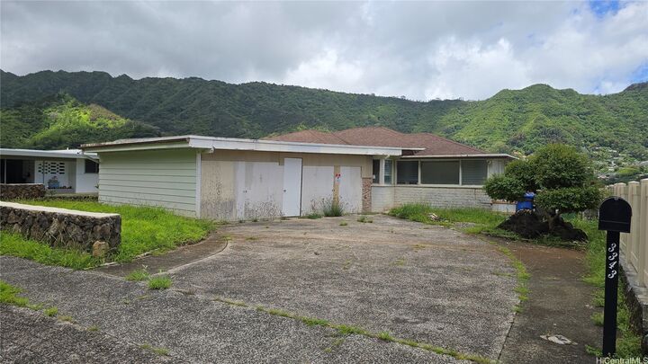 Property Photo: 3343 Oahu Avenue HI 96822