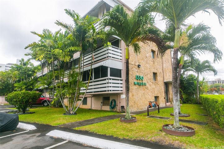 Property Photo: 1330 Wilder Avenue 212 HI 96822