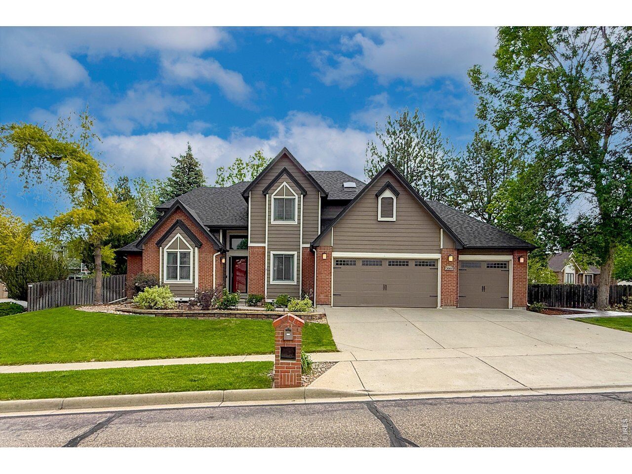 Property Photo: 2000 Ridgeview Dr CO 80504