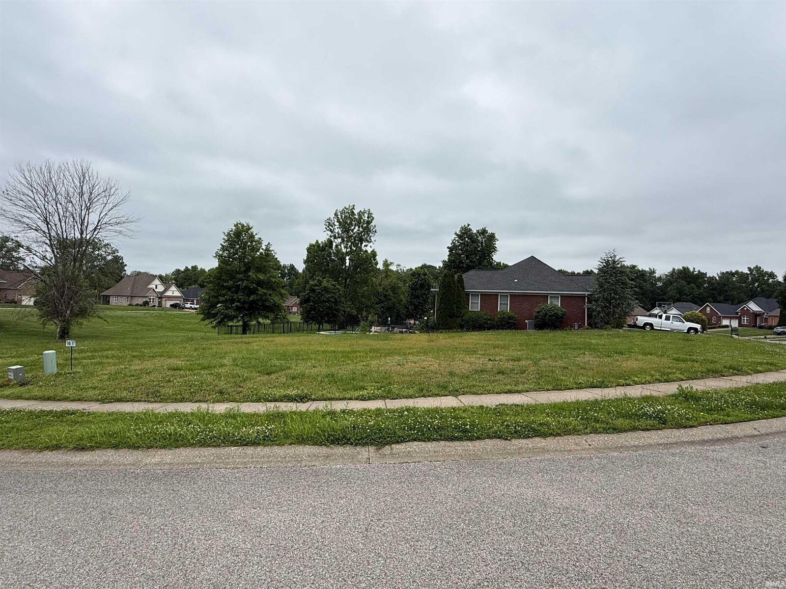 Property Photo: 280 Persimmon Circle IN 47601