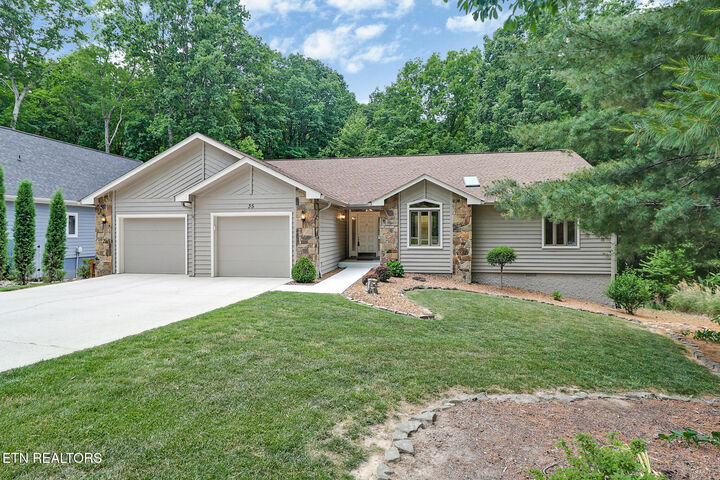 Property Photo:  35 Pineridge Court  TN 38558 