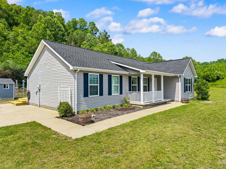 Property Photo:  425 W Fox Trail Road  KY 40962 