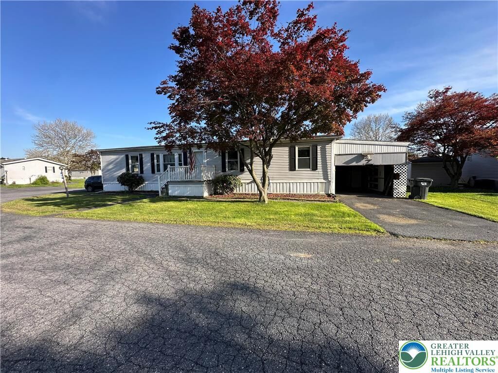 Property Photo: 80 Juniper Court PA 18014