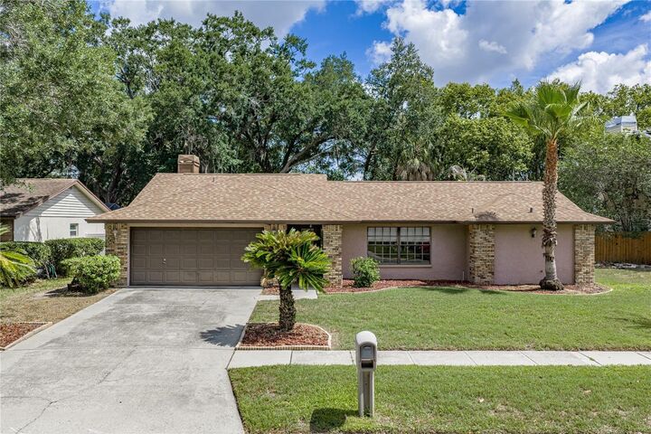 Property Photo:  1737 Shady Leaf Drive  FL 33596 