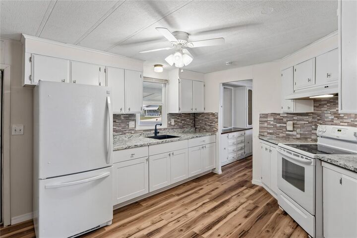 Property Photo:  38552 Monet Drive  FL 33540 