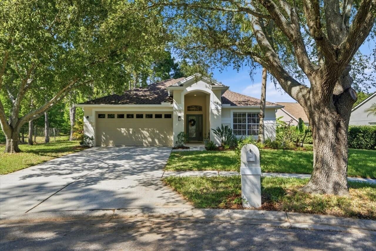 Property Photo: 5907 Lourdes Way FL 33558
