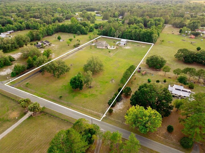 Property Photo: 6739 SE 67th Court FL 32693