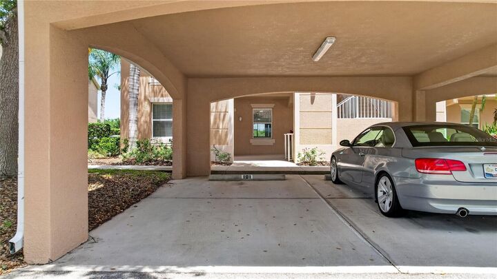 Property Photo:  915 Fairwaycove Lane 101  FL 34212 
