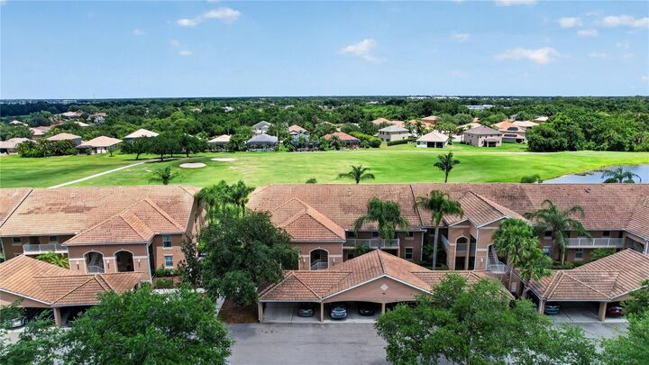 Property Photo:  915 Fairwaycove Lane 101  FL 34212 