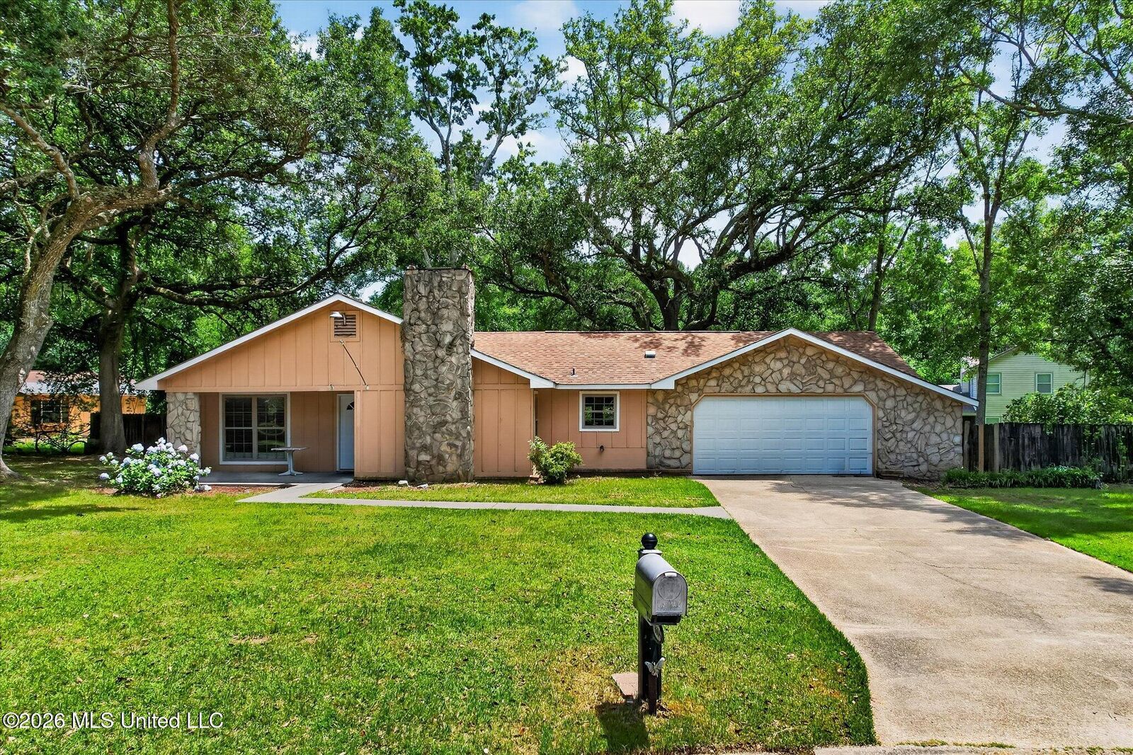 Property Photo:  3604 Oakside Circle  MS 39553 