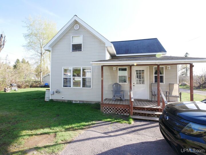 Property Photo:  17191 Franklin Loop Street  MI 49905 
