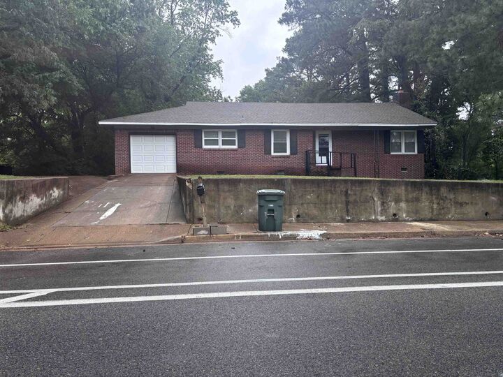 Property Photo:  318 E Raines Rd  TN 38109 