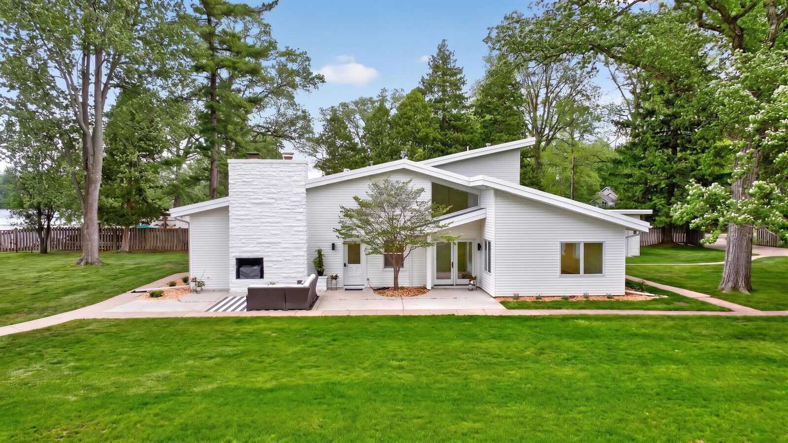 Property Photo:  5010 Woodland Road  MI 49203 