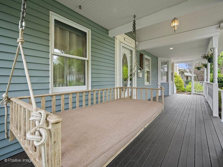 Property Photo:  225 S Grant Street  IL 60559 