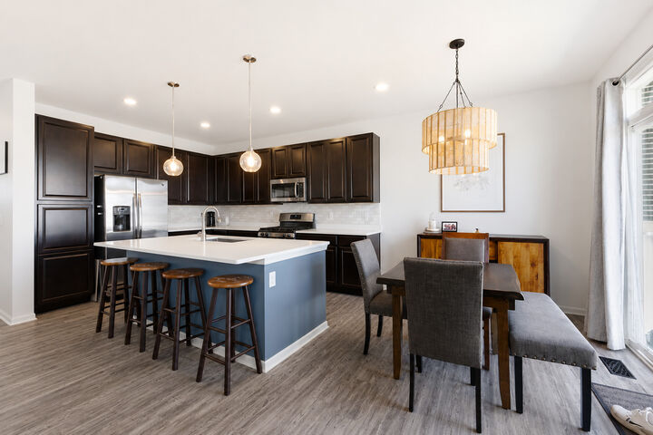 Property Photo: 1024 Sunflower Street IL 60177