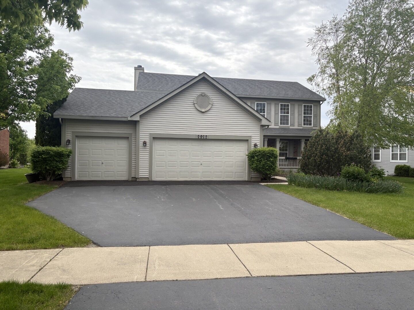 Property Photo:  2912 Forest Creek Lane  IL 60565 