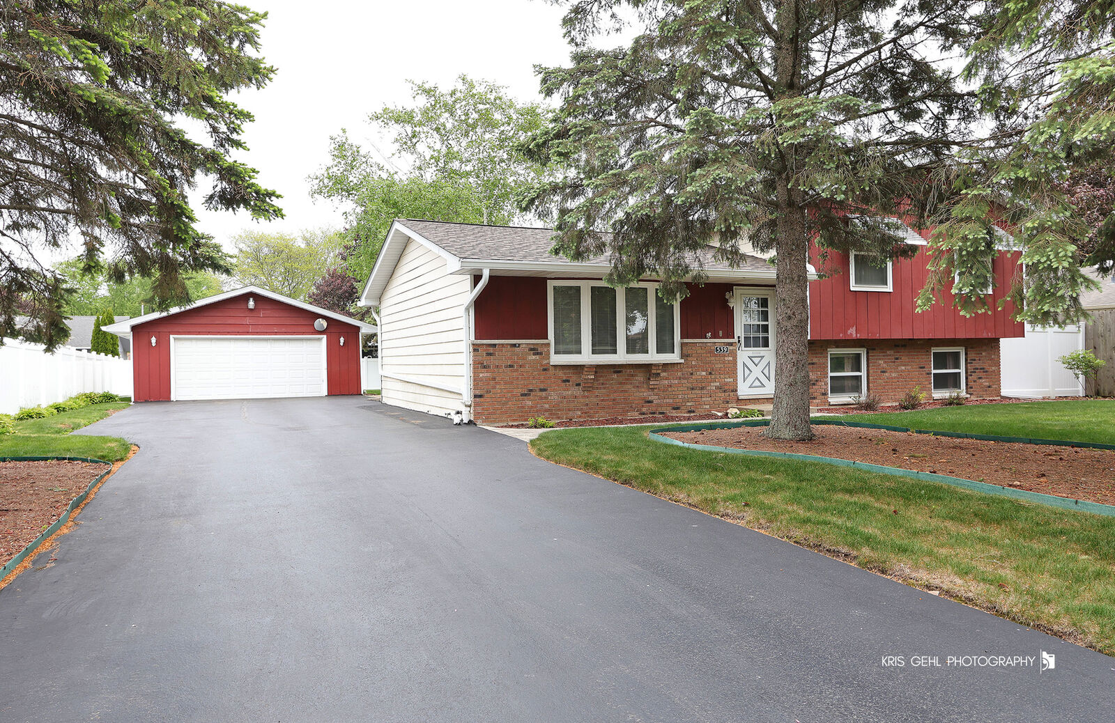 Property Photo:  539 Thompson Avenue  IL 60096 