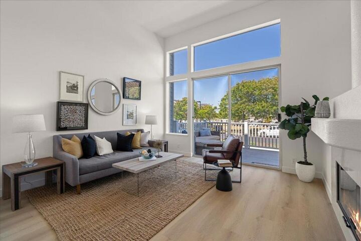 Property Photo:  809 Columbia Circle  CA 94065 