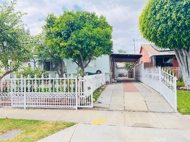 Property Photo:  3913 E 55th  CA 90270 
