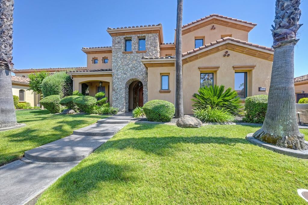 Property Photo:  1721 Calabria Way  CA 95747 