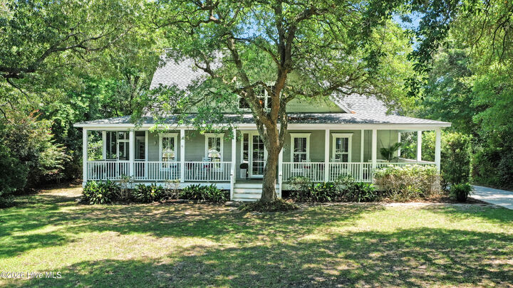 Property Photo:  220 Shearwater Drive  NC 28443 