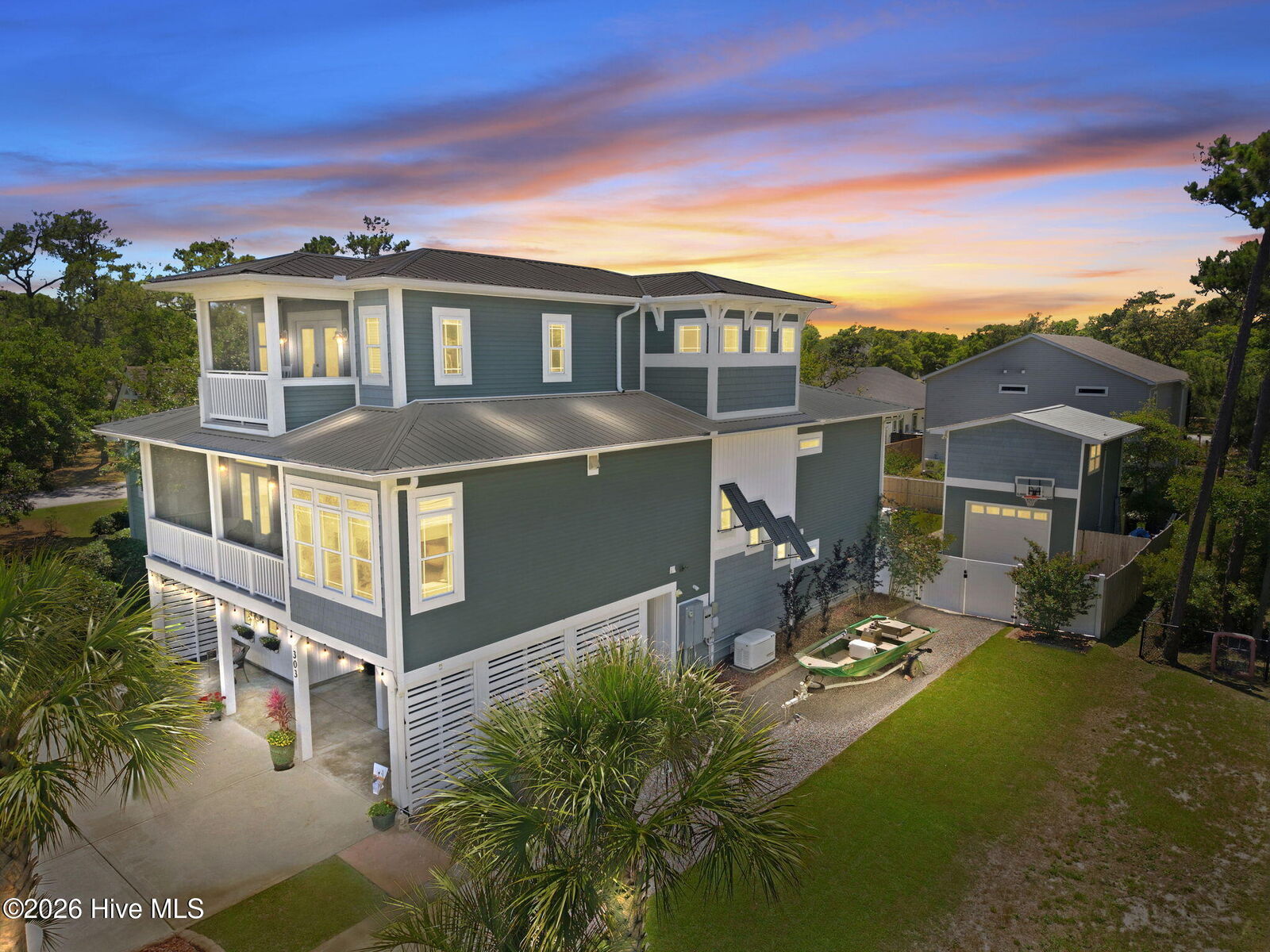 Property Photo:  303 McGlamery Street  NC 28465 