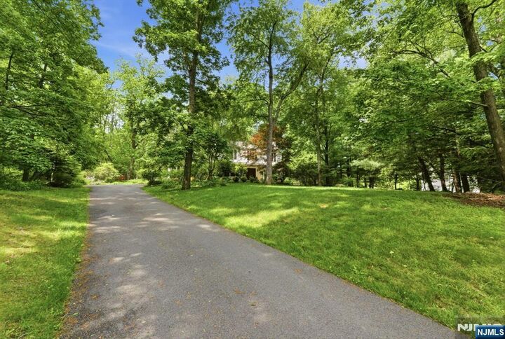 Property Photo:  10 Liberty Woods Drive  NJ 07838 