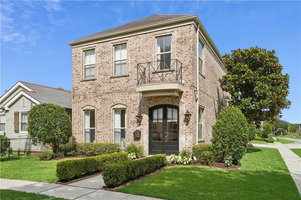 Property Photo:  307 Bath Street  LA 70001 