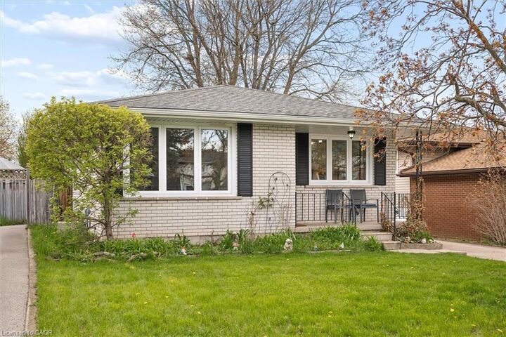Property Photo: 26 Tutton Place ON N1R 4S8