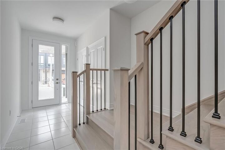 Property Photo: 2273 Turnberry Road 31 ON L7M 2B2