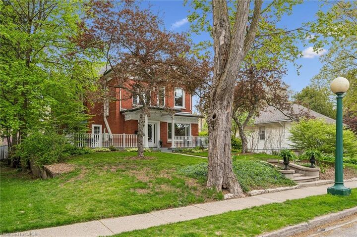 Property Photo:  42 Lansdowne Road N  ON N1S 2S9 