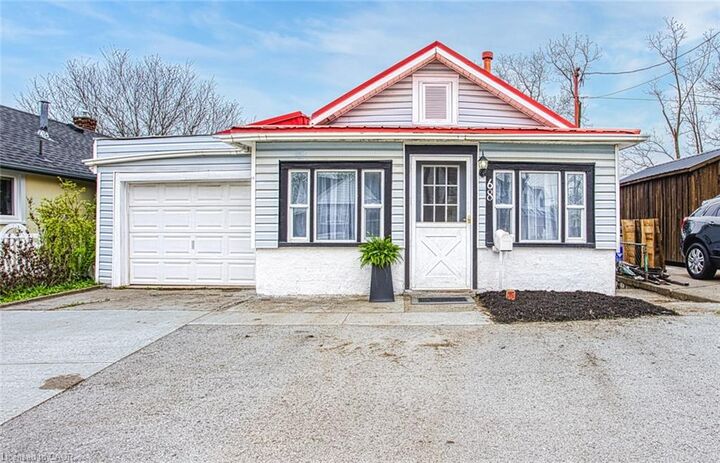 Property Photo: 68 Riverside Drive ON L3C 5E2